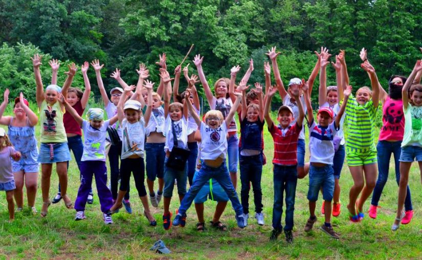 Детей Новороссийска ждут школьные лагеря и санатории