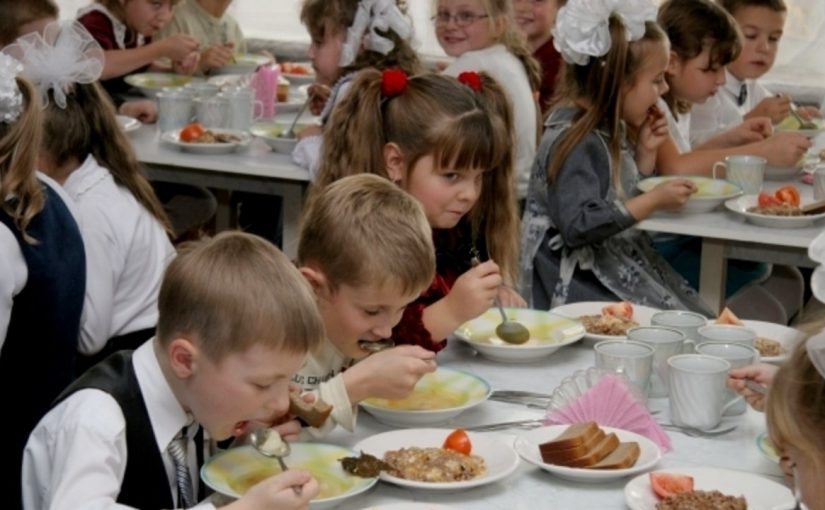 Поставщик питания в школы Новороссийска завышал стоимость продуктов