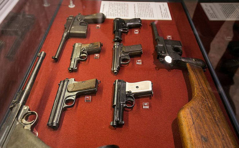 Новороссийским музеям разрешили покупать оружие без лицензий
