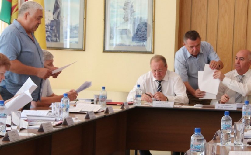 7 новороссийцев претендуют на 2 депутатских кресла в городской Думе