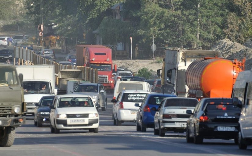 Куда и как едут каждый день 3000 грузовиков в Новороссийске