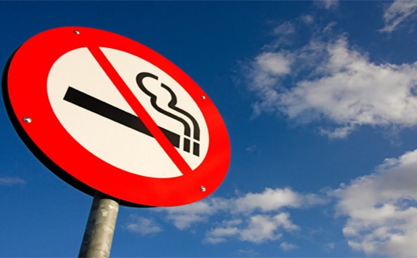 Курильщики жалуются на «притесенения» в первой горбольнице