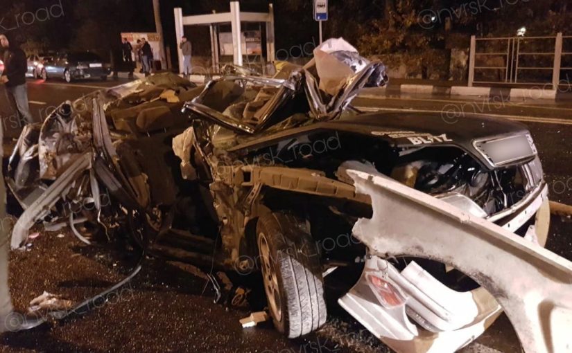 В Новороссийске бригада «скорой» спасала водителя, зажатого между сиденьем и рулем