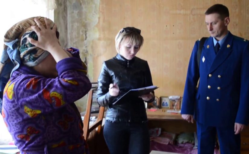 Детей из «нехороших» квартир в Новороссийске отправят в реабилитационный центр, пока родители не исправятся