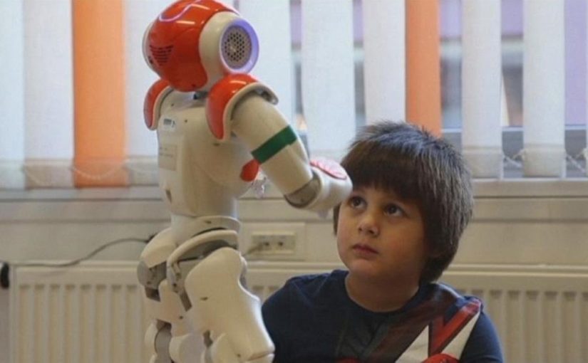 Школьники из Берлина и Новороссийска рассказали, как детей воспитывают роботы