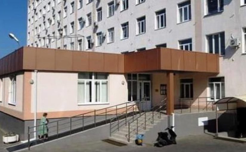 В Новороссийске закрыто на карантин отделение первой горбольницы из-за коронавируса у пациента и двух медиков