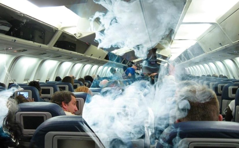 В Геленджике оштрафовали пассажирку самолета за курение на борту
