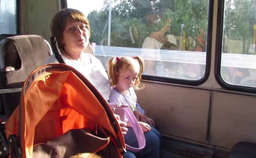 Когда в общественном транспорте Новороссийска за детей можно не платить или платить в половинном размере