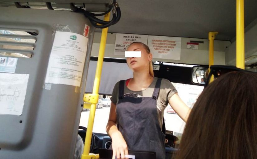 В автобусах Новороссийска снова добровольцы просят деньги
