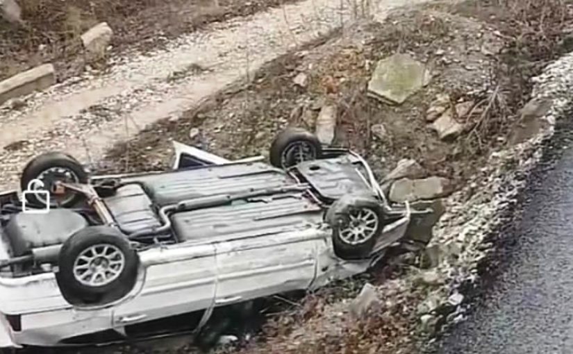 В Широкой балке с моста упала машина