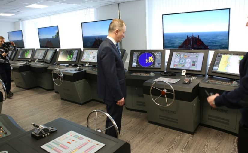 В новых корпусах морского университета в Новороссийске замминистра транспорта увидел «умный дом»
