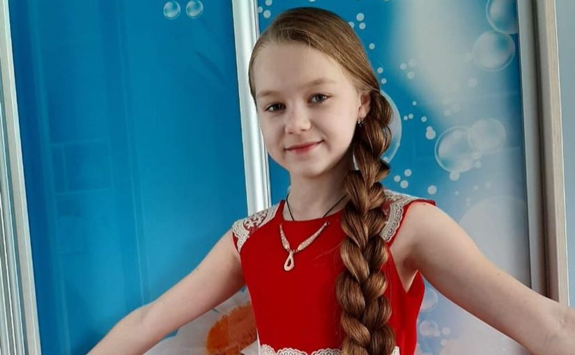 В Новороссийске победили двенадцать девочек с косами