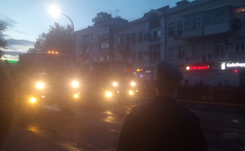 Новороссийцы вечером побывали на репетиции военного парада