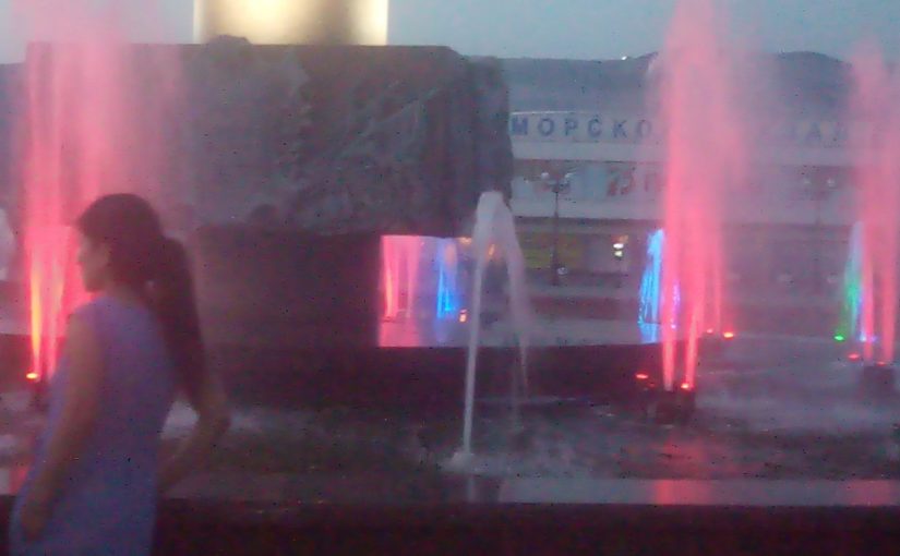 В Новороссийске не рекомендовали купание детей в фонтанах