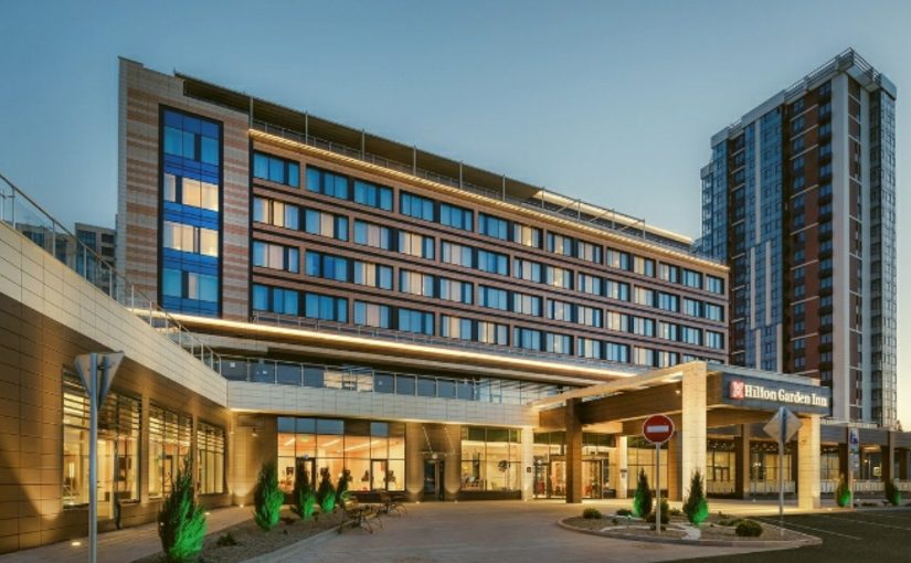 Hilton может покинуть Новороссийск, а что будет с недостроенным отелем Marriott?