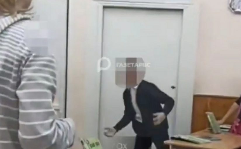В кубанской станице школьник набросился на учительницу (видео)