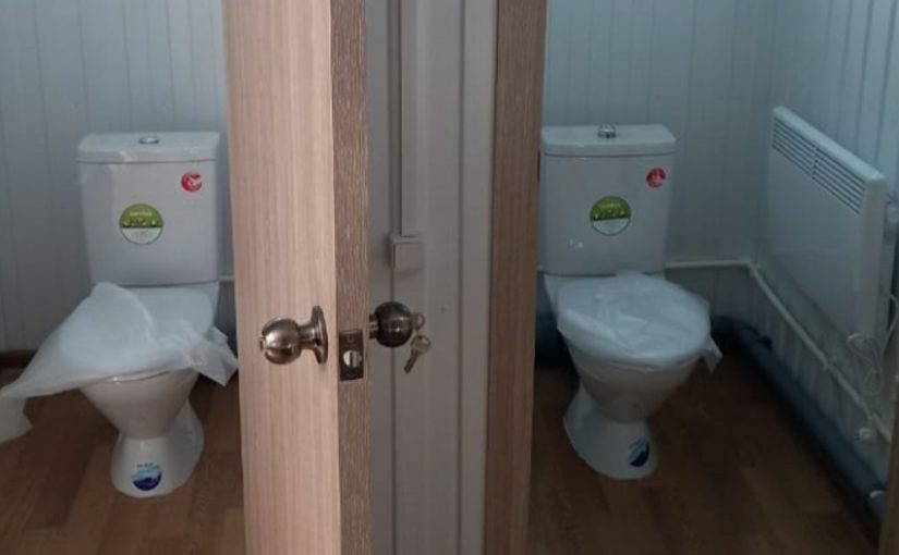 Сельскому клубу Новороссийска подарили туалет — больше «терпеть» не придется