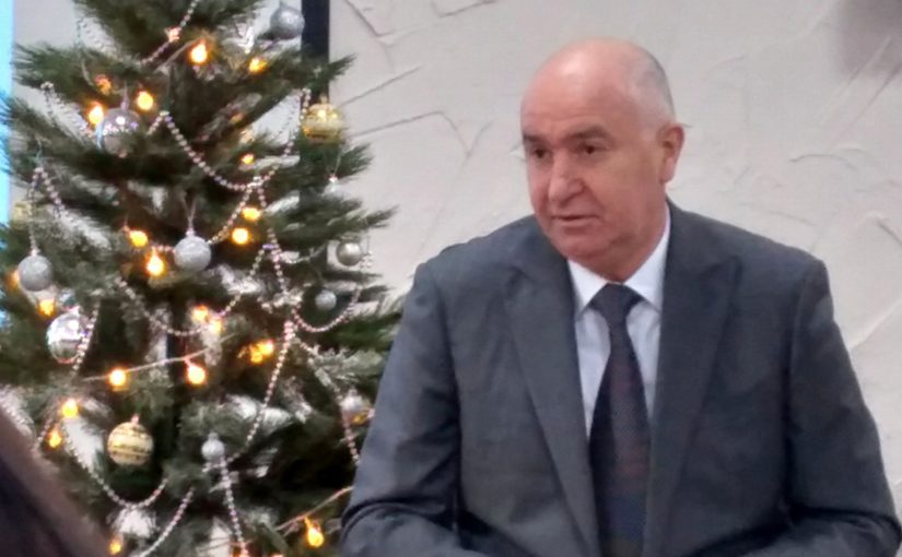 Мэр Новороссийска под Новый год запасся костями для собаки