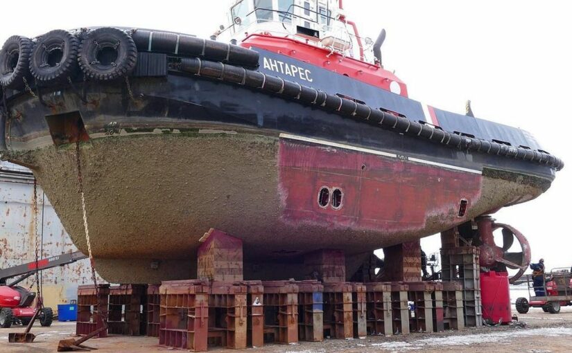 На судоремонтном заводе Новороссийска начали ремонт буксира «Антарес»