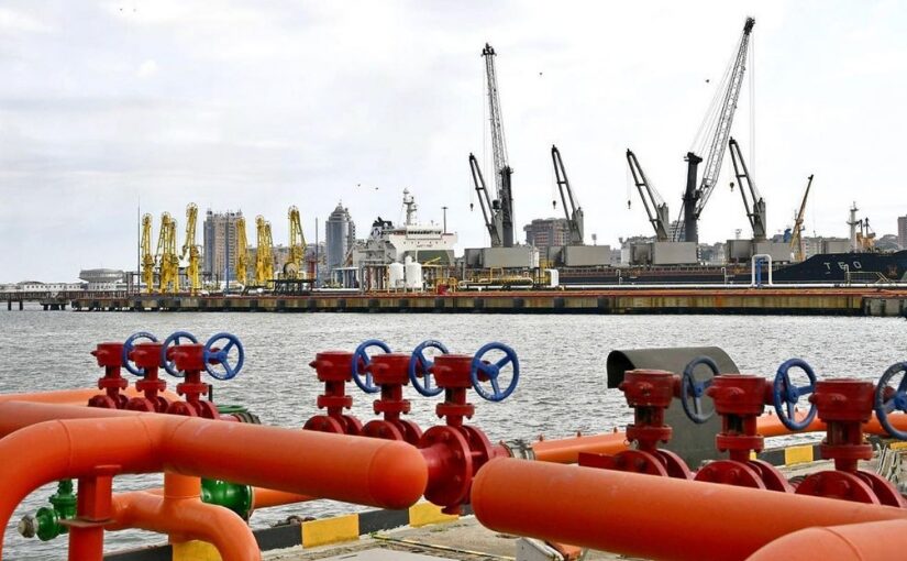 В Новороссийске модернизируют нефтяные терминалы для перевалки бензина, минудобрений, битума