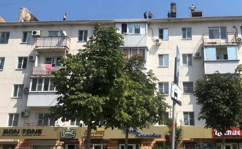 В Новороссийске владельцы залитых квартир из горевшего дома на проспекте Ленина смогут получить компенсацию