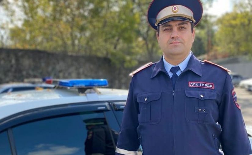 Новороссийский полицейский оказал первую помощь ребенку после ДТП