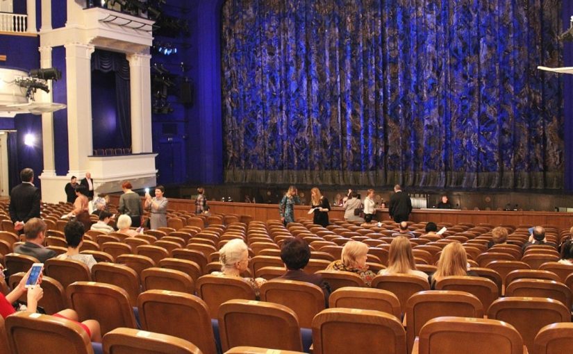 Новороссиец «купил билеты в театр» и потерял надежду на встречу с незнакомкой