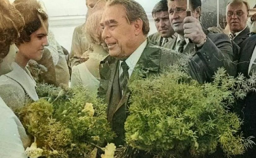 Исполнилось 115 лет со дня рождения Брежнева, который много сделал для Новороссийска