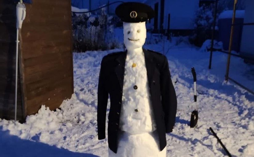 В Новороссийске появились снеговики-моряки