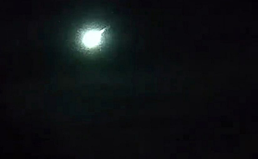 В Новороссийске видели большой метеорит (видео)