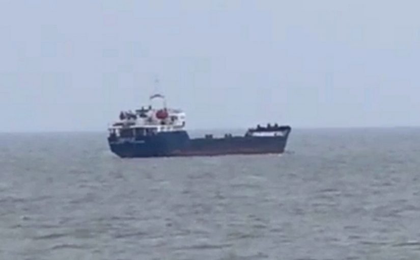 В Азовском море украинские силовики обстреляли гражданское судно (видео)
