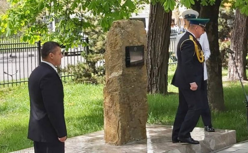 В Новороссийске открыли закланой камень памятника пограничникам