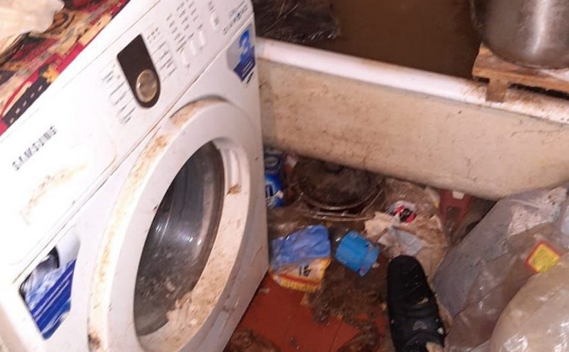 Новороссиец превратил свою квартиру в туалет, потому что у него …отключили электричество
