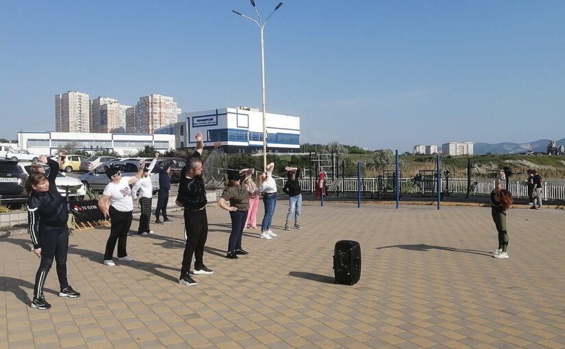 В Новороссийске на час перенесли зарядку для горожан