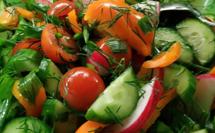 В Новороссийске стали дешевле овощи для салата, зато лук вырос в цене