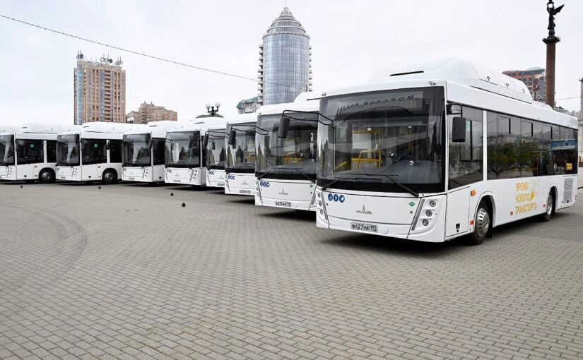 В Новороссийск прибыли 10 новых автобусов — их запустят в пригороды