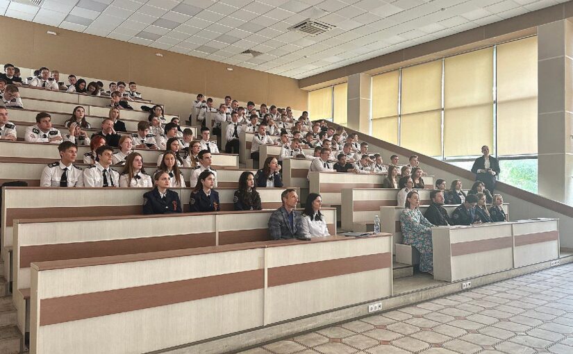 В Новороссийске курсанты на три недели отказались от нецензурщины и будут продолжать